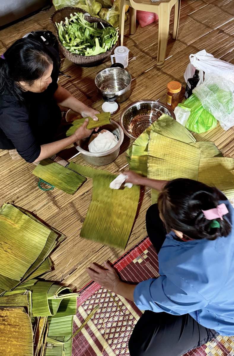 Bùi Tiến Dũng đưa vợ mẫu tây và con trai về quê ăn tết, nàng WAG có một hành động này với mẹ chồng- Ảnh 3. Bùi Tiến Dũng đưa vợ mẫu tây và con trai về quê ăn tết, nàng WAG có một hành động này với mẹ chồng- Ảnh 3.