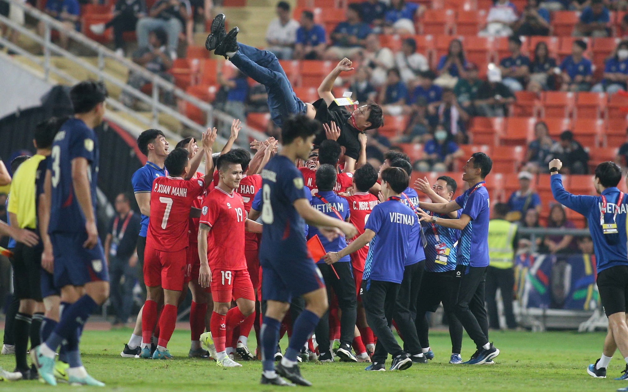 Báo Thái Lan: Bàn thắng 2-1 của Supachok không nên tồn tại! - Ảnh 2.