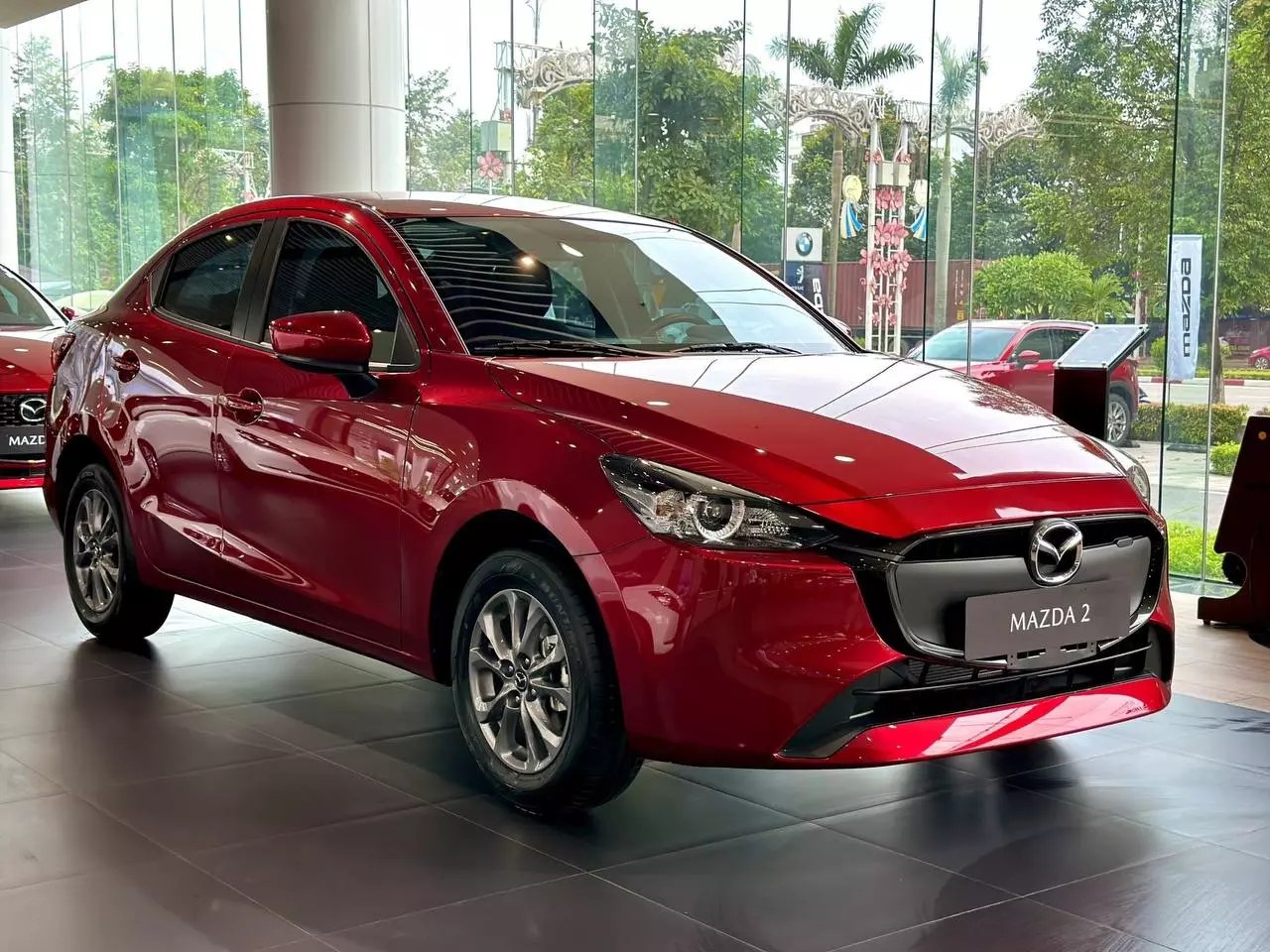 Mazda2 tăng 10 triệu đồng vẫn rẻ hơn i10 bản cao, CX-30 giảm giá vẫn khó thoát 'đáy' phân khúc- Ảnh 2.