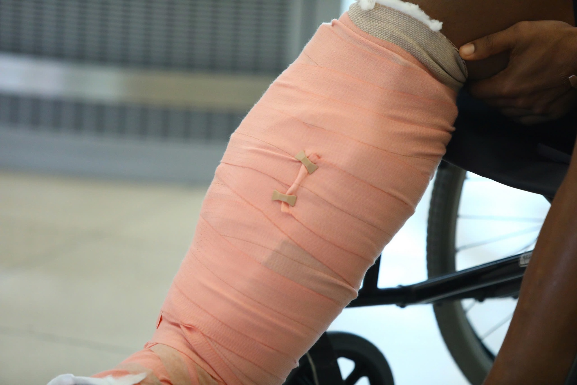 X&uacute;c động khoảnh khắc Xu&acirc;n Son bật kh&oacute;c khi được HLV Kim Sang-sik trao huy chương v&ocirc; địch muộn, về nh&agrave; th&ocirc;i Xu&acirc;n Son!- Ảnh 7.