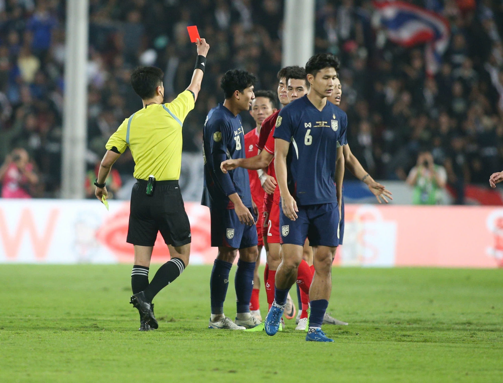 Nhận thẻ đỏ ở trận chung kết, đội tuyển Thái Lan có điểm fair-play tệ nhất AFF Cup 2024 - Ảnh 1.