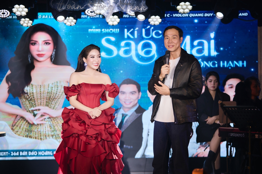 Trung úy Đoàn Hồng Hạnh được lãnh đạo dùng nhiều mỹ từ khen ngợi tại đêm nhạc riêng- Ảnh 5.