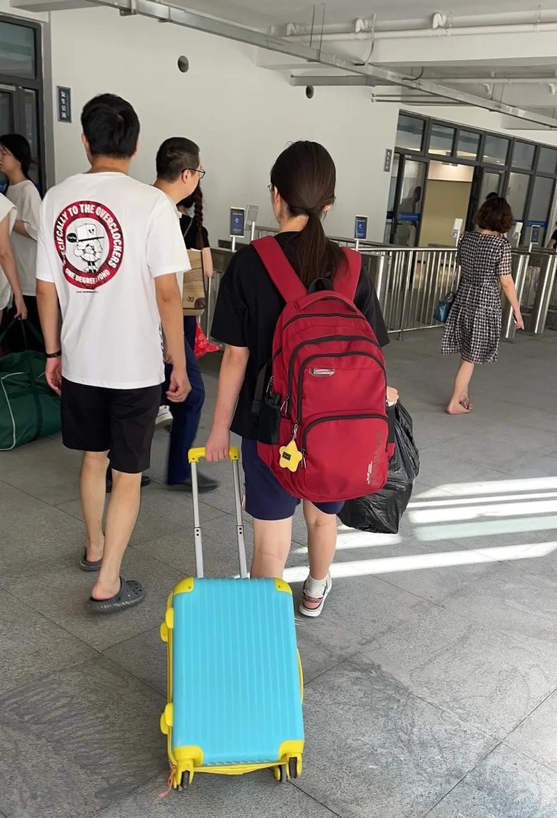 Cú shock đầu đời của tân sinh viên: Hí hửng mua chiếu mây lạnh online về trải giường KTX, mở ra mà cả cõi mạng cười ngất- Ảnh 2. Cú shock đầu đời của tân sinh viên: Hí hửng mua chiếu mây lạnh online về trải giường KTX, mở ra mà cả cõi mạng cười ngất- Ảnh 2.