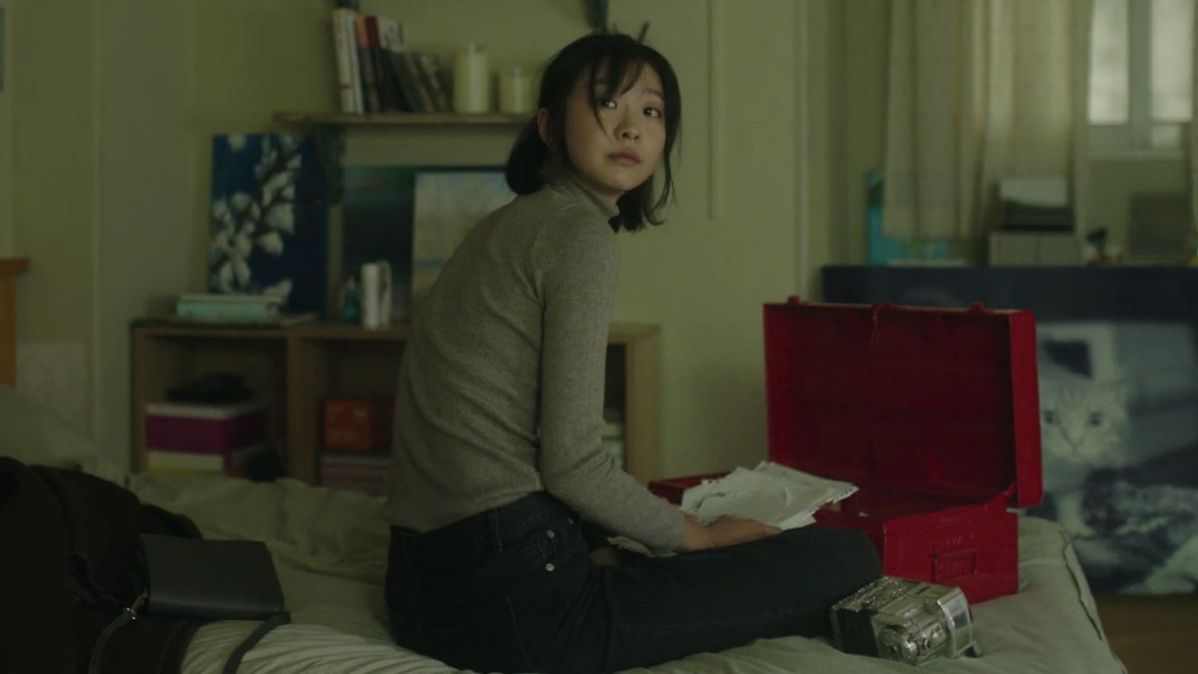 Bố chồng thấy con d&acirc;u l&agrave;m 1 việc, lập tức gọi con trai đang tăng ca: 