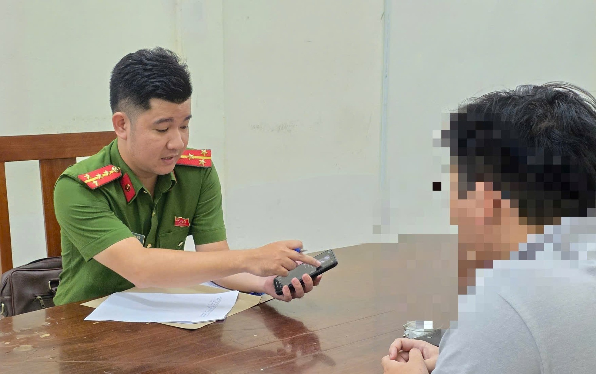 Nam sinh bị “bắt cóc qua Zoom”, gia đình suýt mất 350 triệu đồng để chuộc con- Ảnh 1. Nam sinh bị “bắt cóc qua Zoom”, gia đình suýt mất 350 triệu đồng để chuộc con- Ảnh 1.