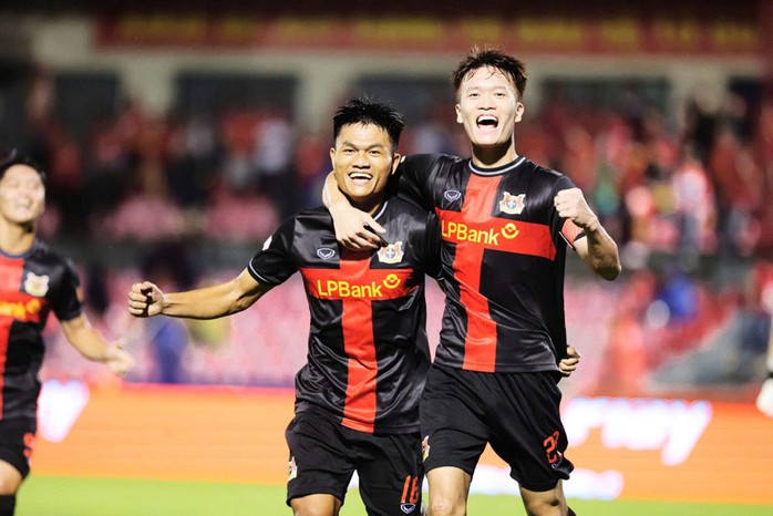 Trẻ hóa đội tuyển Việt Nam - Ảnh 2.