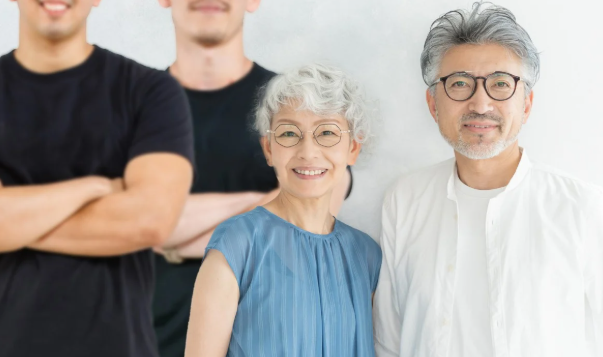 “Thuê con, thuê cháu” giá 9 triệu đồng/buổi: Trào lưu gây sốc trong giới người già cô đơn ở Trung Quốc- Ảnh 1. “Thuê con, thuê cháu” giá 9 triệu đồng/buổi: Trào lưu gây sốc trong giới người già cô đơn ở Trung Quốc- Ảnh 1.