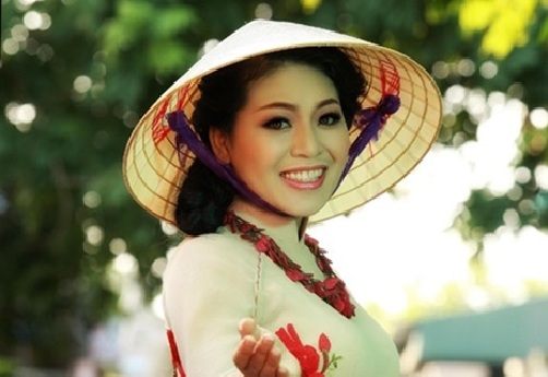 Nữ ca sĩ nhạc đỏ có học vị tiến sĩ, thừa tiền mua nhà chục tỷ nhưng vẫn ở chung cư Hà Nội- Ảnh 1. Nữ ca sĩ nhạc đỏ có học vị tiến sĩ, thừa tiền mua nhà chục tỷ nhưng vẫn ở chung cư Hà Nội- Ảnh 1.