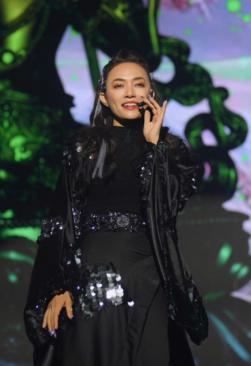 Nữ nghệ sĩ Việt bị chơi xấu, rời showbiz: 10 năm ở ẩn, không yêu ai, nhan sắc ngoài 40 vô cùng xinh đẹp- Ảnh 12. Nữ nghệ sĩ Việt bị chơi xấu, rời showbiz: 10 năm ở ẩn, không yêu ai, nhan sắc ngoài 40 vô cùng xinh đẹp- Ảnh 12.
