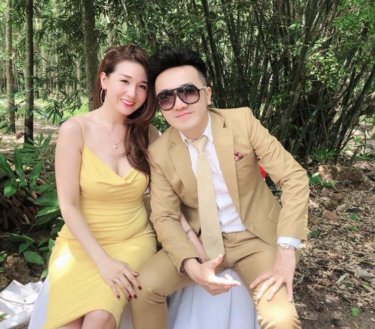 Nam ca sĩ mua cả khách sạn TP.HCM, có lúc khóa trái cửa không gặp vợ con- Ảnh 3. Nam ca sĩ mua cả khách sạn TP.HCM, có lúc khóa trái cửa không gặp vợ con- Ảnh 3.