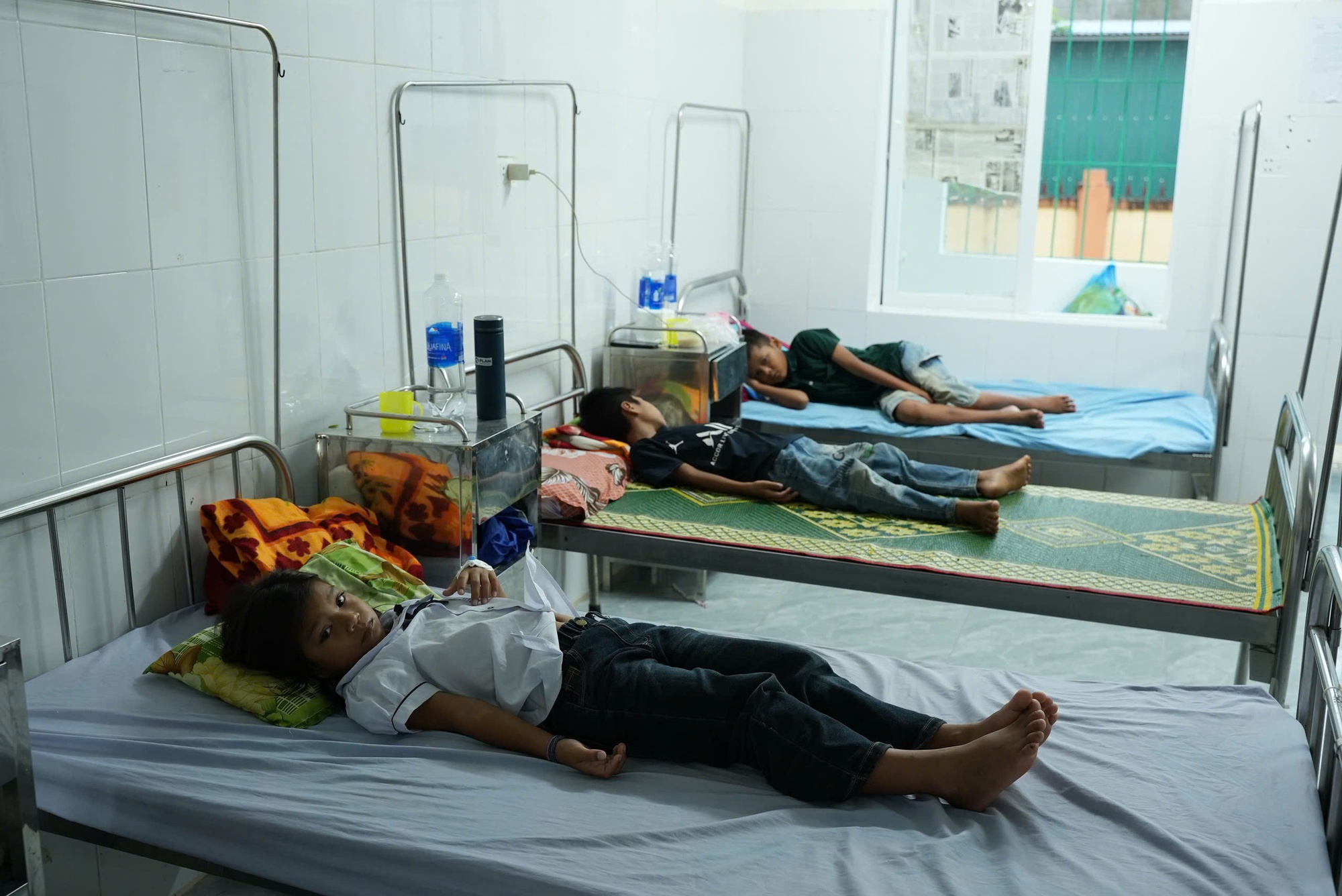 Tiết lộ loạt đơn gi&aacute;o vi&ecirc;n "tố" đ&iacute;ch danh nữ ph&oacute; hiệu trưởng Đỗ Thị Hồng Huế- Ảnh 2.