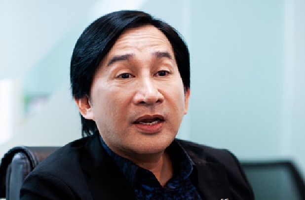 Nam NSƯT cả nước biết mặt xin lỗi khán giả- Ảnh 1. Nam NSƯT cả nước biết mặt xin lỗi khán giả- Ảnh 1.
