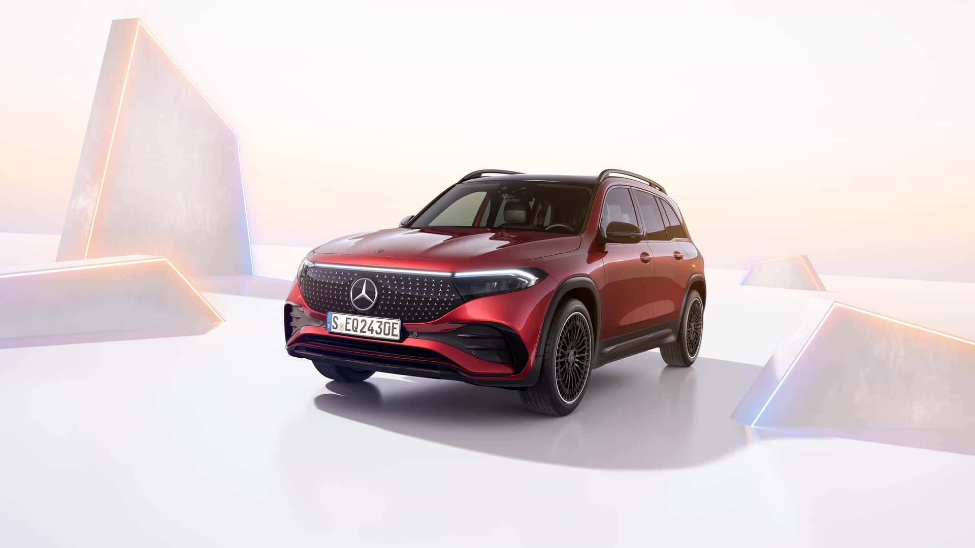 Mercedes-Benz EQB ngừng sản xuất, thay bằng 'GLB bản điện' chạy xa gấp đôi: Chuyện tương tự có xảy ra ở Việt Nam?- Ảnh 2.