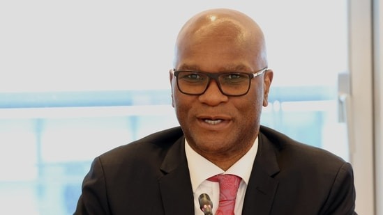 Đại sứ Nam Phi tại Ph&aacute;p tử vong trong kh&aacute;ch sạn, để lại thư tuyệt mệnh- Ảnh 1.