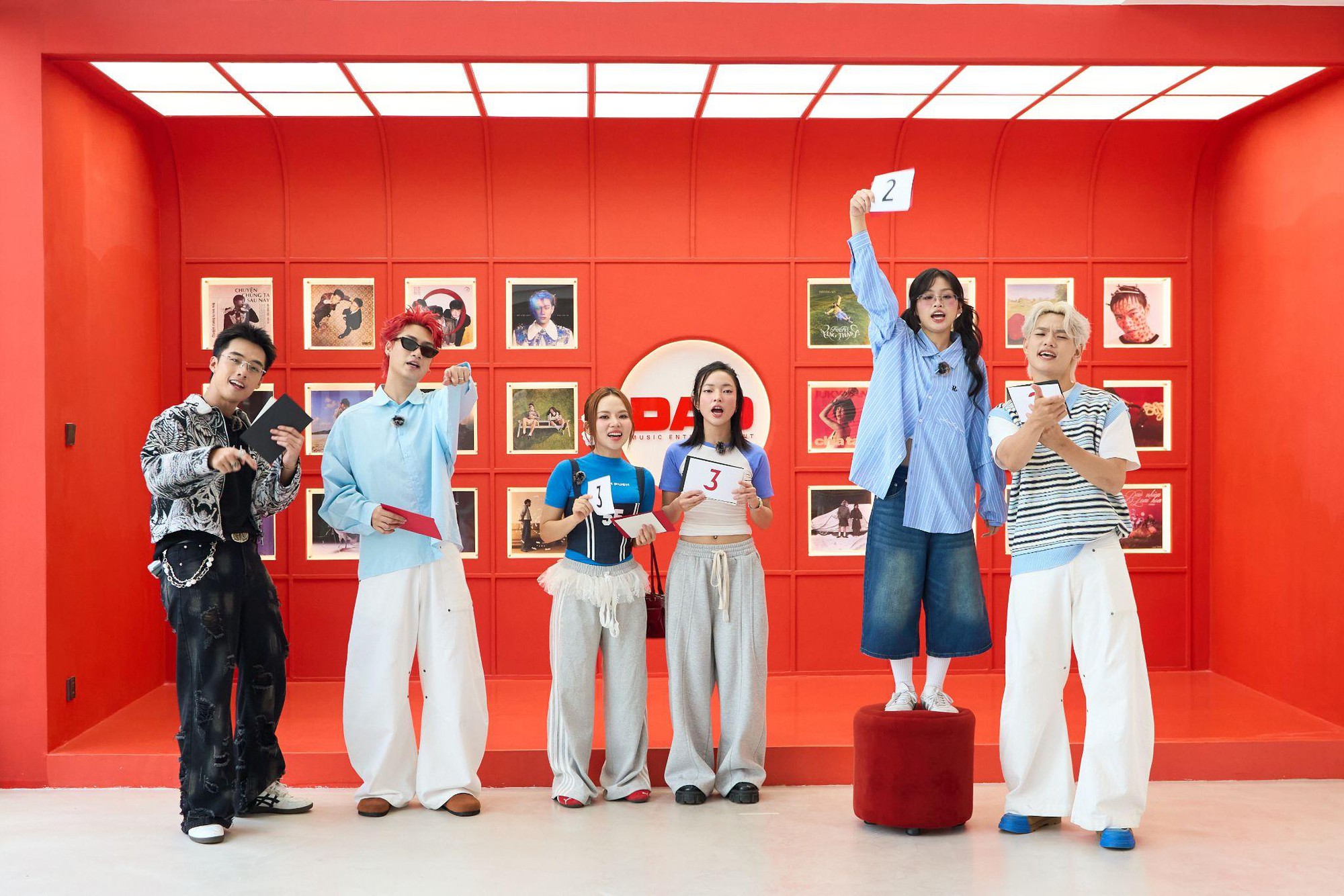 “Hành Trình Thanh Âm”: Show thực tế âm nhạc – du lịch đạt 1 triệu lượt xem chỉ sau 2 tuần phát sóng- Ảnh 1. “Hành Trình Thanh Âm”: Show thực tế âm nhạc – du lịch đạt 1 triệu lượt xem chỉ sau 2 tuần phát sóng- Ảnh 1.