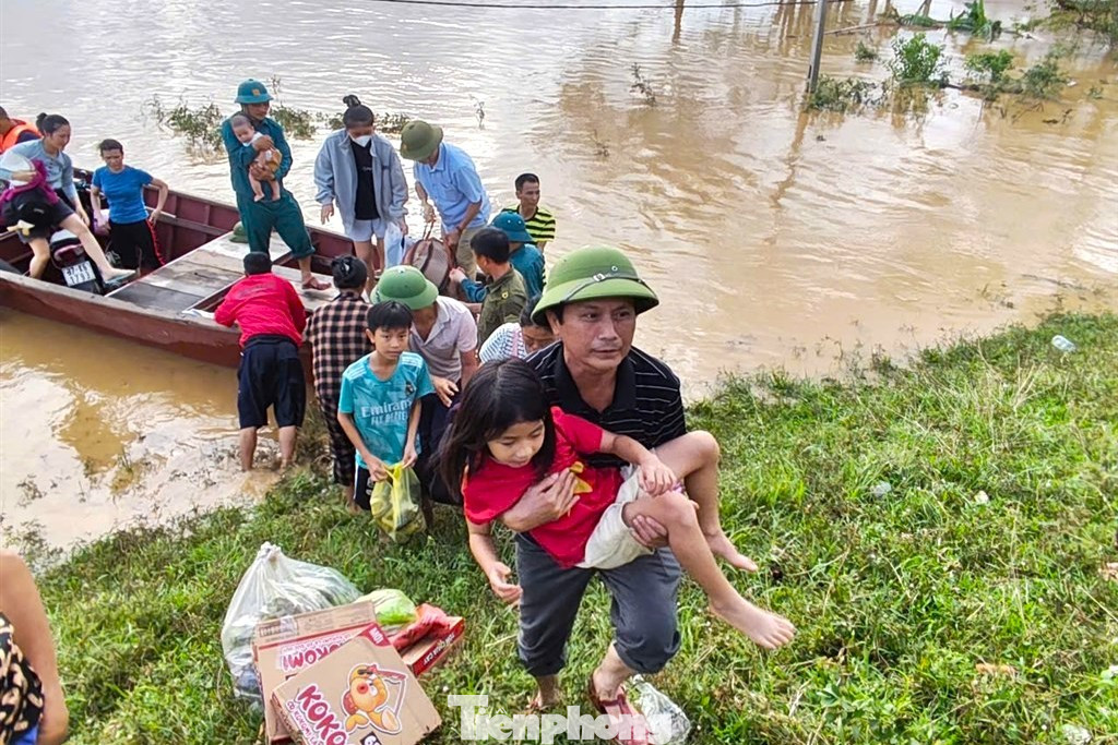 Nước sông Lam dâng cao 5m, hàng nghìn hộ dân khẩn cấp sơ tán- Ảnh 5.
