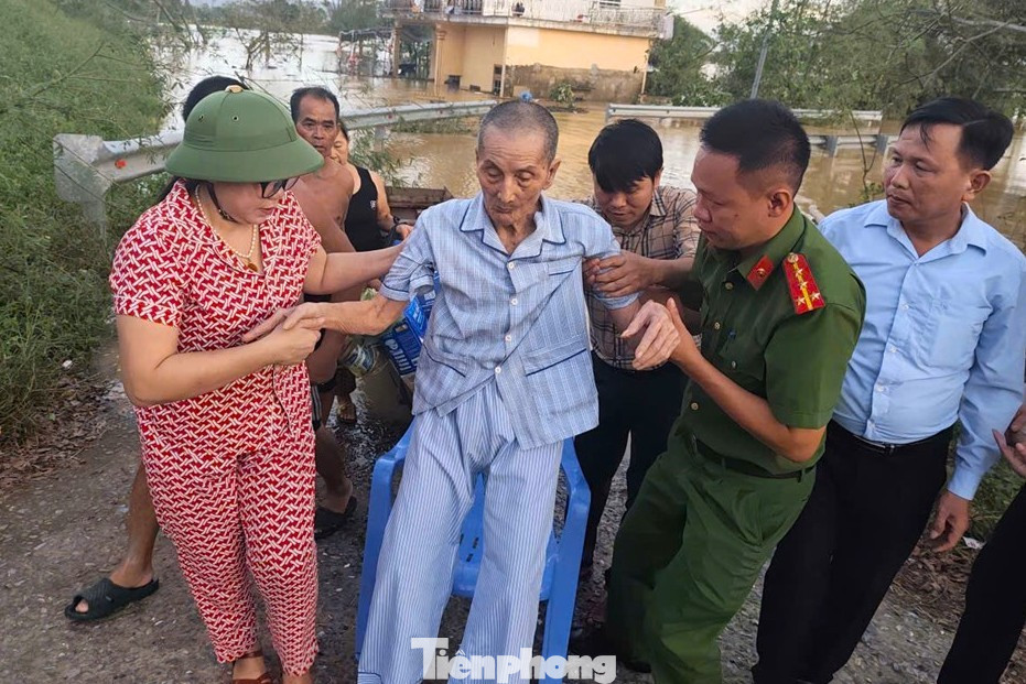 Nước sông Lam dâng cao 5m, hàng nghìn hộ dân khẩn cấp sơ tán- Ảnh 8.