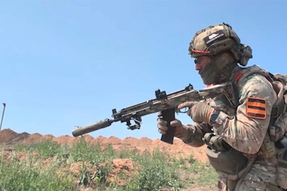 Một l&ocirc; lớn s&uacute;ng trường tấn c&ocirc;ng AK-12K đ&atilde; được giao cho kh&aacute;ch h&agrave;ng    - Ảnh 1.