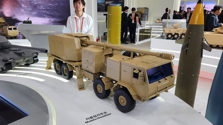 Hàn Quốc bắt đầu sản xuất phiên bản bánh lốp của pháo tự hành K9 Thunder- Ảnh 1.