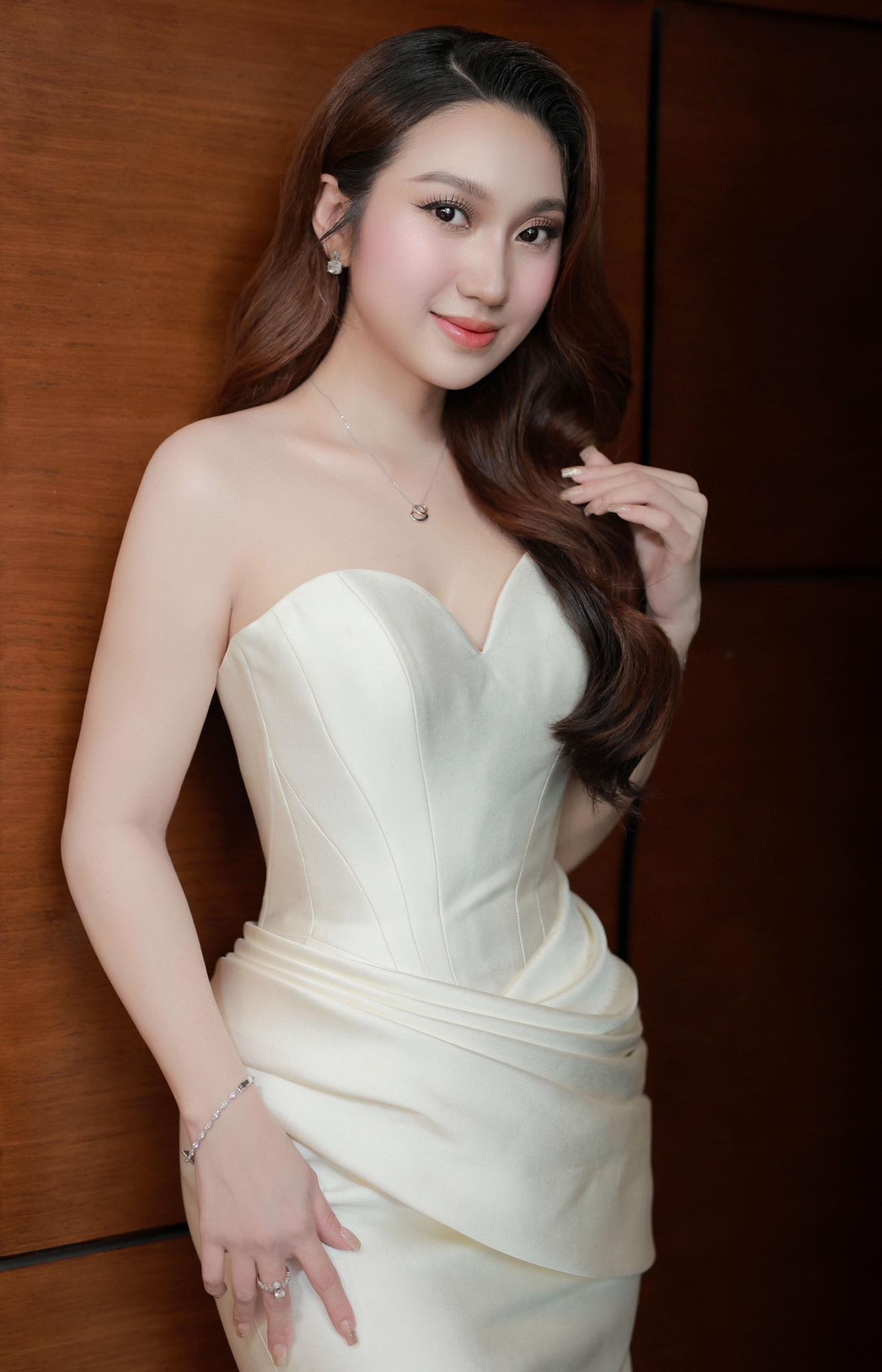 Nhan sắc nữ ca sĩ hủy hôn trước ngày cưới 1 tuần, được nhiều đại gia ngàn tỷ vây quanh- Ảnh 3. Nhan sắc nữ ca sĩ hủy hôn trước ngày cưới 1 tuần, được nhiều đại gia ngàn tỷ vây quanh- Ảnh 3.