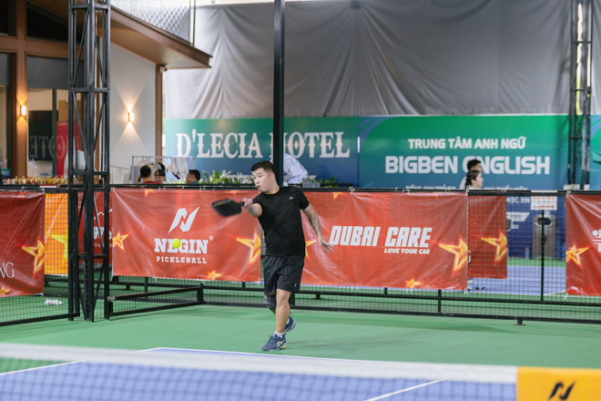 Bố 3 con rủ vợ chơi pickleball, thu&ecirc; hẳn HLV, đầu tư cho vợ "hết nước chấm", ra l&agrave; gương mặt triệu view MXH- Ảnh 4.