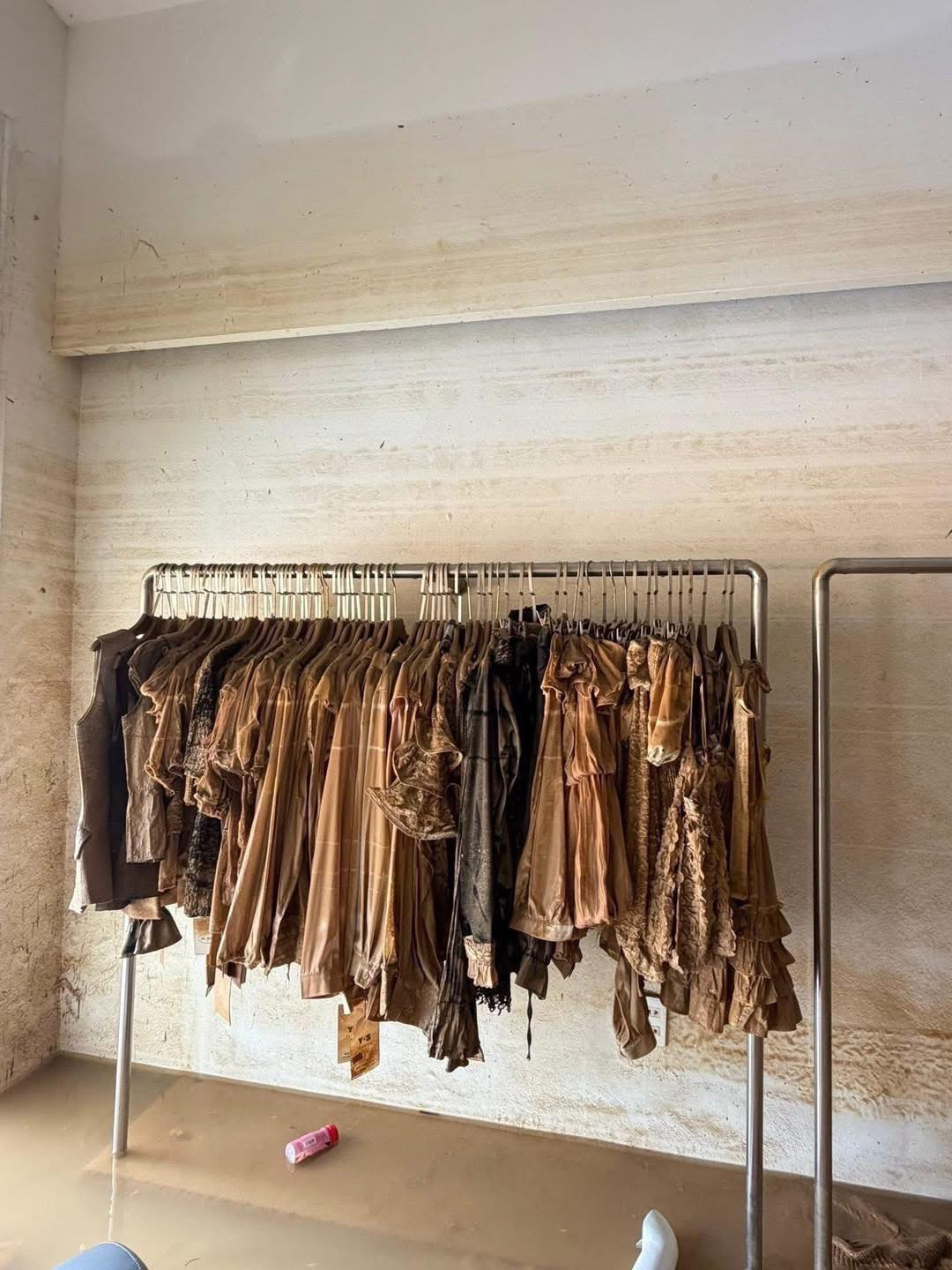 "Mất 600 triệu khi nước r&uacute;t, l&agrave;m g&igrave; c&ograve;n nước mắt m&agrave; kh&oacute;c"- Ảnh 9.