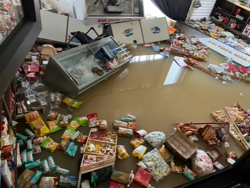 "Mất 600 triệu khi nước r&uacute;t, l&agrave;m g&igrave; c&ograve;n nước mắt m&agrave; kh&oacute;c"- Ảnh 16.