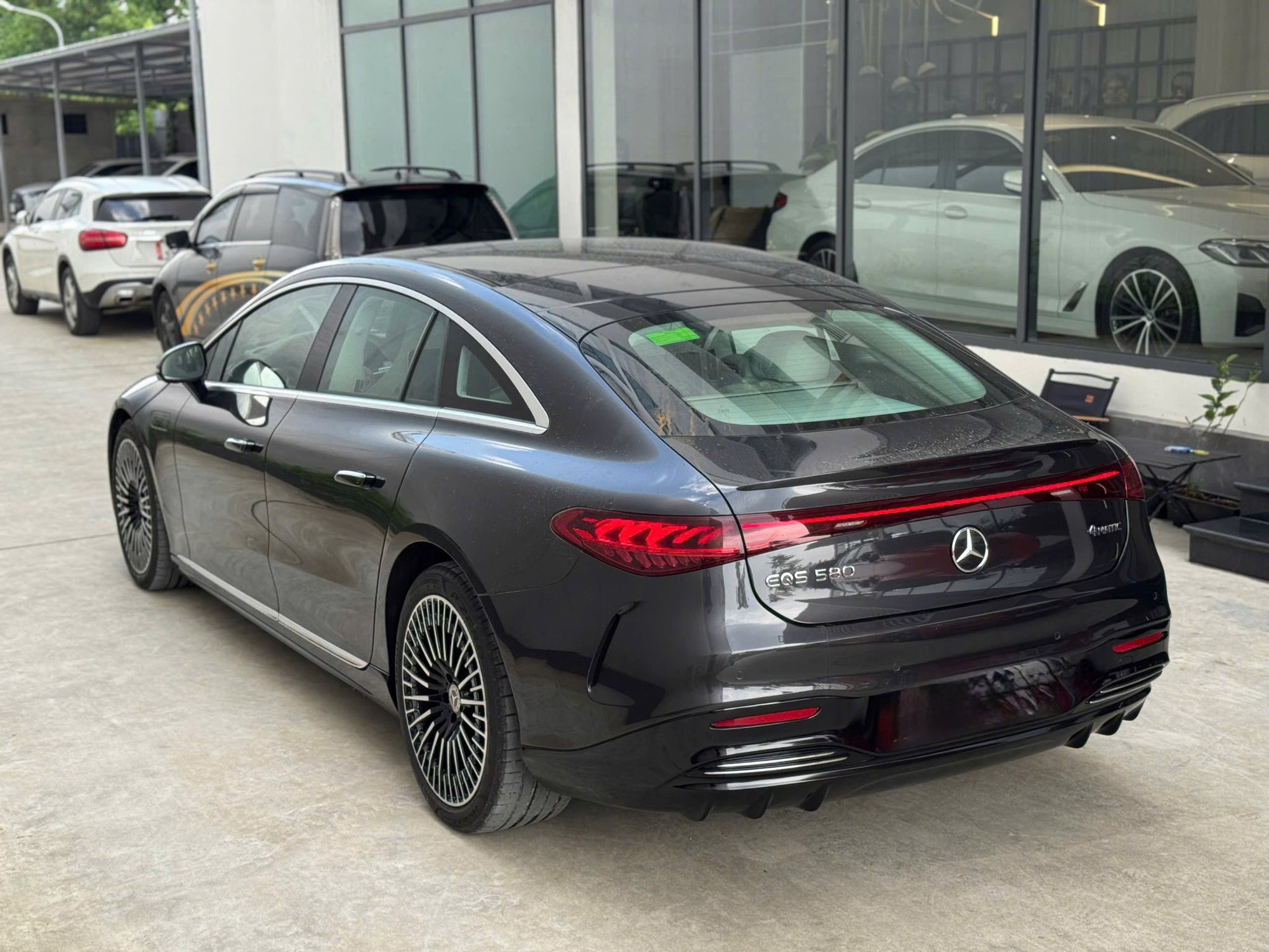 Chiếc Mercedes-Benz này mỗi 1km mất giá 1,6 triệu đồng, người mua tiết kiệm 1,3 tỷ đồng so với xe mới- Ảnh 3.