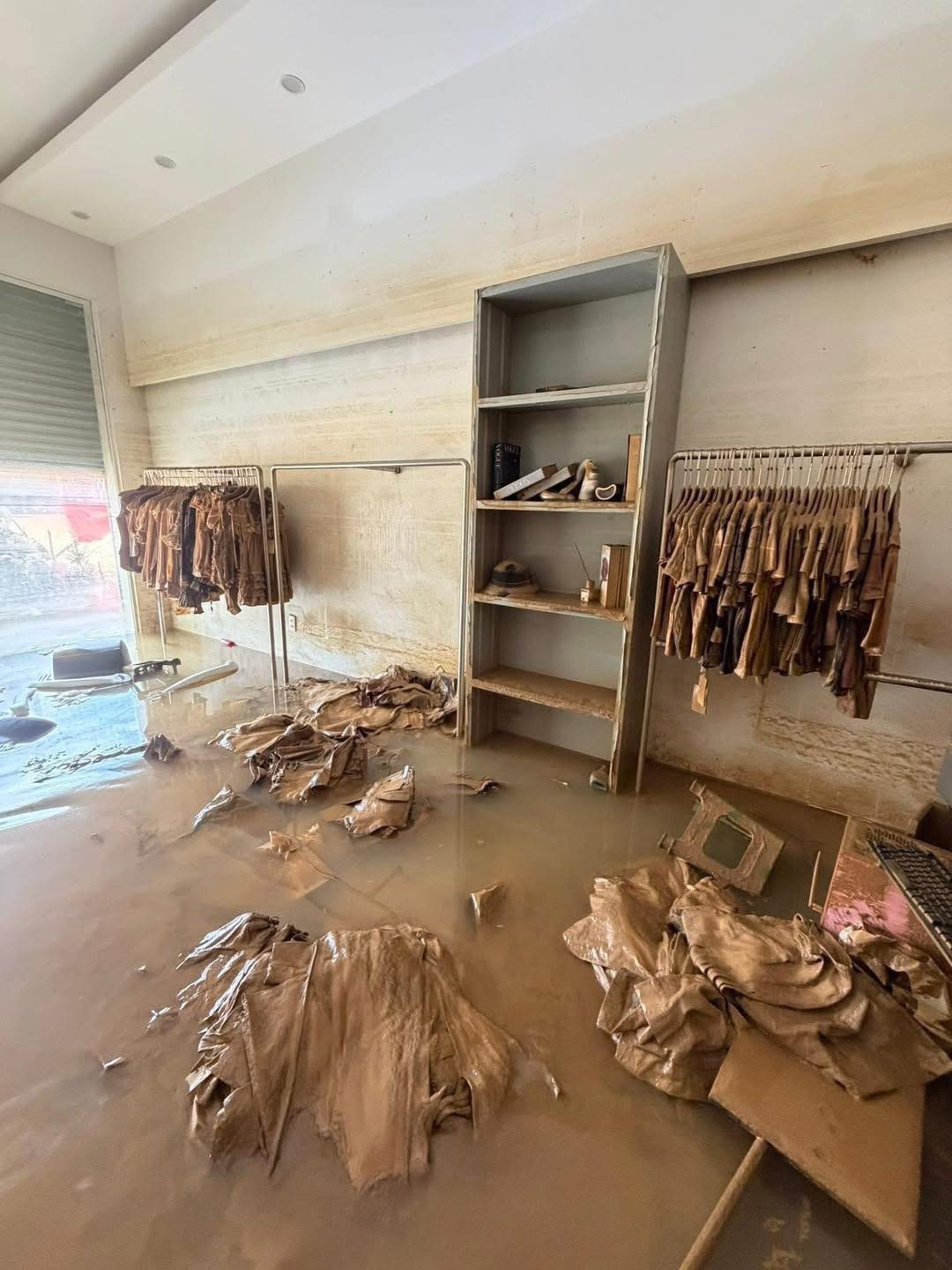 "Mất 600 triệu khi nước r&uacute;t, l&agrave;m g&igrave; c&ograve;n nước mắt m&agrave; kh&oacute;c"- Ảnh 8.