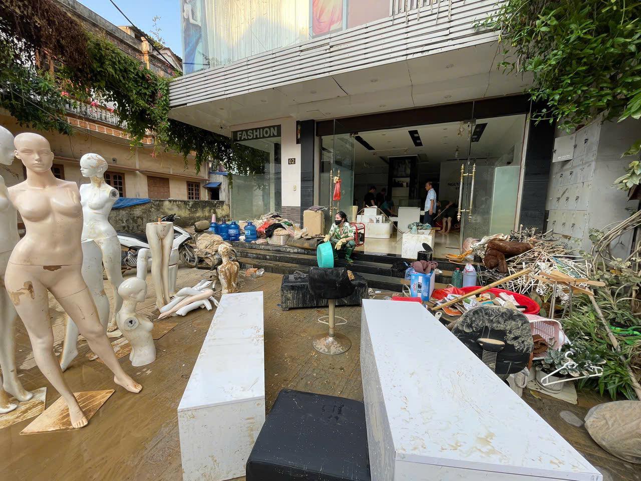 "Mất 600 triệu khi nước r&uacute;t, l&agrave;m g&igrave; c&ograve;n nước mắt m&agrave; kh&oacute;c"- Ảnh 6.