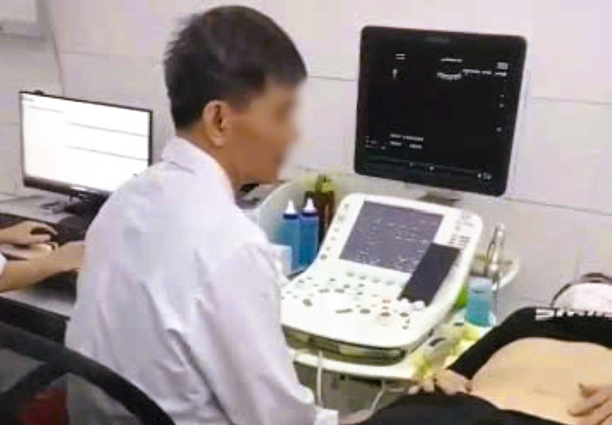 B&aacute;c sĩ bị phản &aacute;nh 