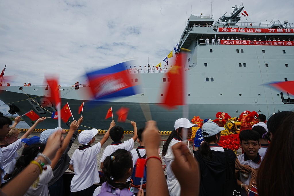 Hai t&agrave;u chiến Trung Quốc cập cảng Campuchia- Ảnh 3.