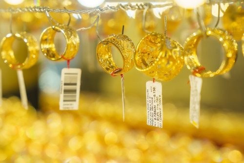 Sáng 10/10: Giá vàng thế giới sập mạnh, giá vàng trong nước tiếp tục giảm- Ảnh 1.