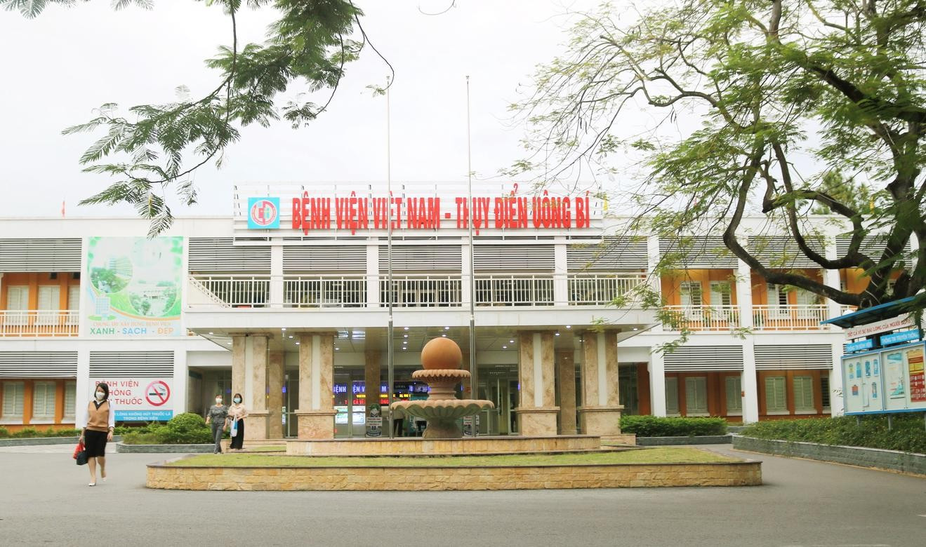 Kiểm tra cơ sở nấu cỗ cưới vụ hàng chục người nhập viện ở Quảng Ninh- Ảnh 1.