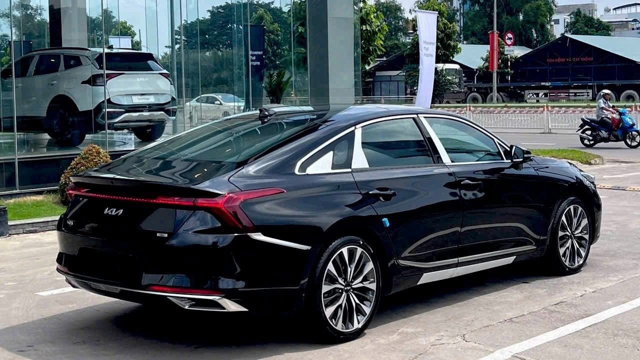 Sedan hàng hiếm Kia K8 xuất hiện tại Việt Nam- Ảnh 6.
