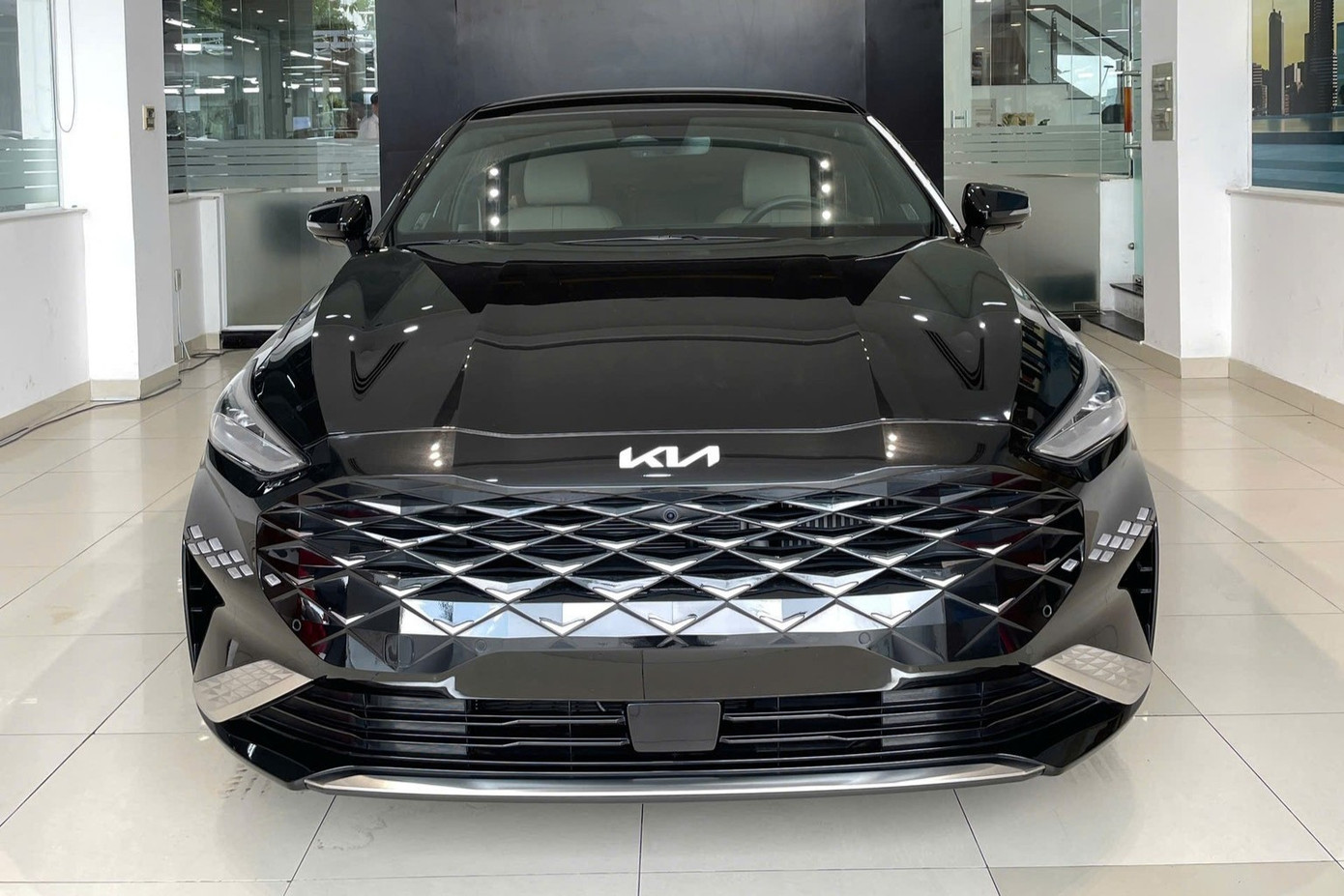 Sedan hàng hiếm Kia K8 xuất hiện tại Việt Nam- Ảnh 3.