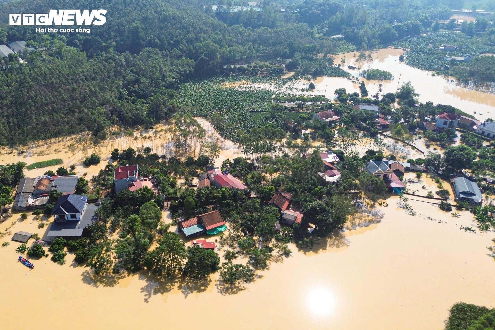 120 hộ dân ở Bắc Ninh mắc kẹt giữa biển nước: Cuộc sống đảo lộn chưa từng thấy- Ảnh 23.