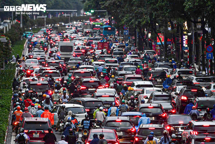 Hối hận khi bán nhà 3 tỷ đồng ở ngoại thành rồi chen chúc ở nội đô Hà Nội- Ảnh 1.