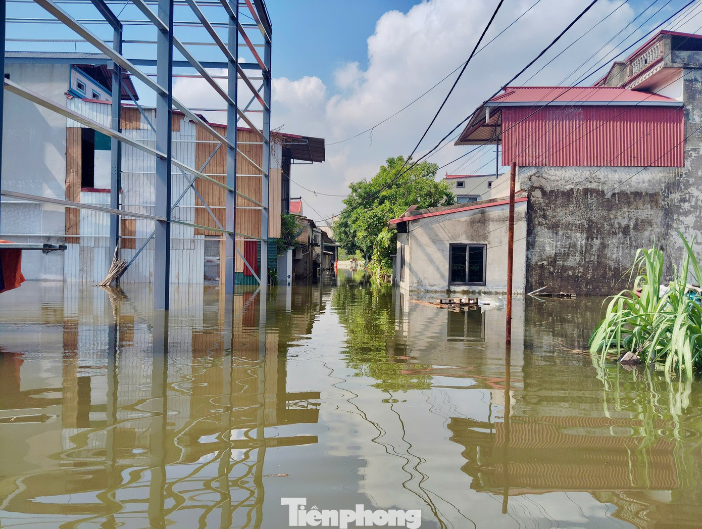 Nhiều khu vực xã Sóc Sơn ngập sâu 1,5 mét- Ảnh 8.