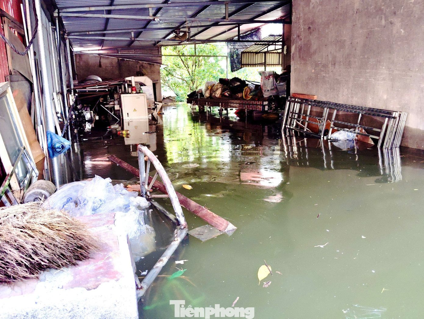 Nhiều khu vực xã Sóc Sơn ngập sâu 1,5 mét- Ảnh 7.