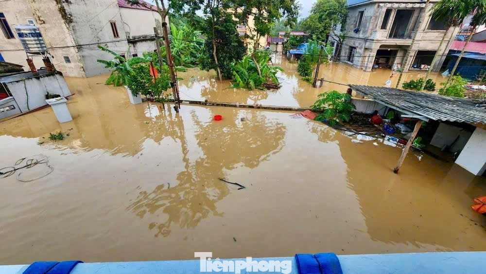 Nhiều khu vực xã Sóc Sơn ngập sâu 1,5 mét- Ảnh 12.