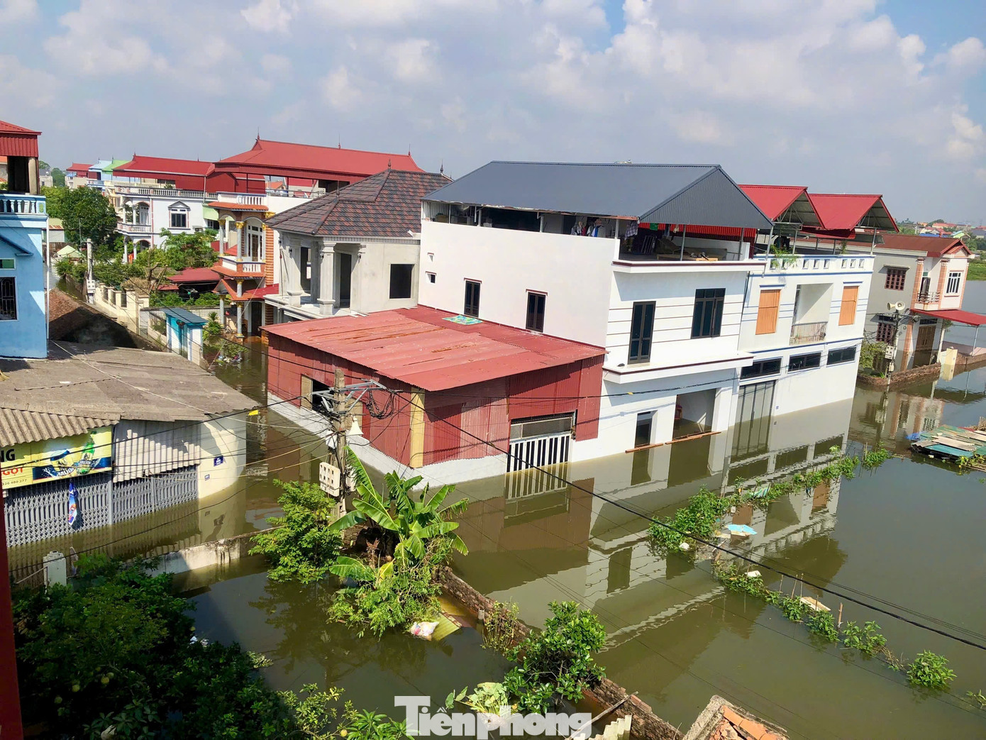 Nhiều khu vực xã Sóc Sơn ngập sâu 1,5 mét- Ảnh 4.