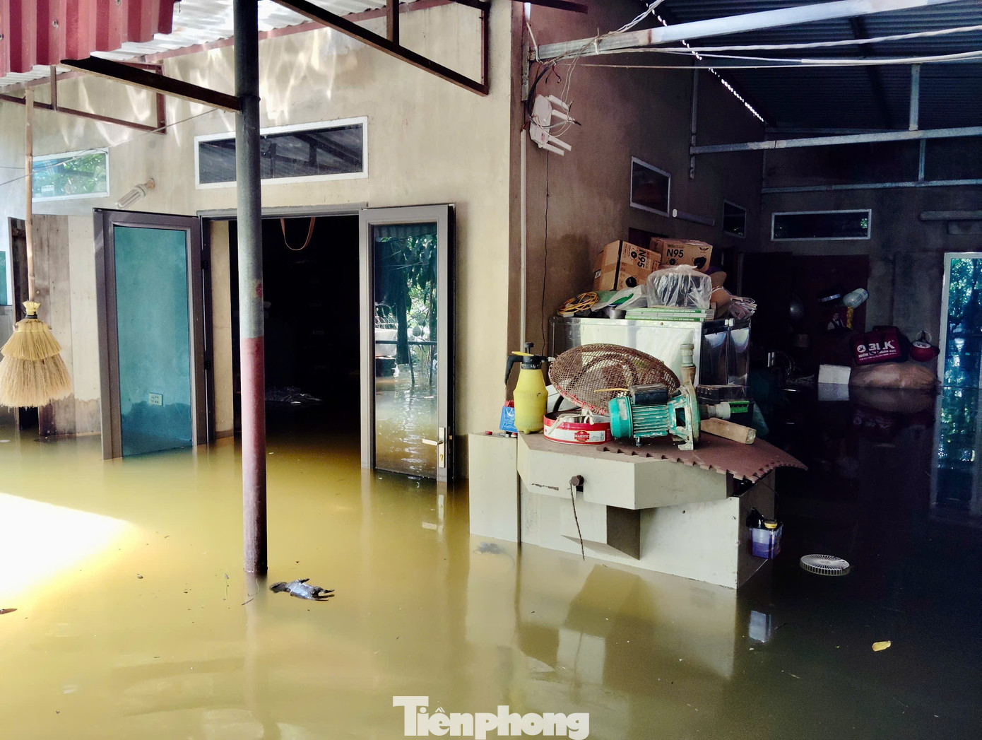 Nhiều khu vực xã Sóc Sơn ngập sâu 1,5 mét- Ảnh 3.