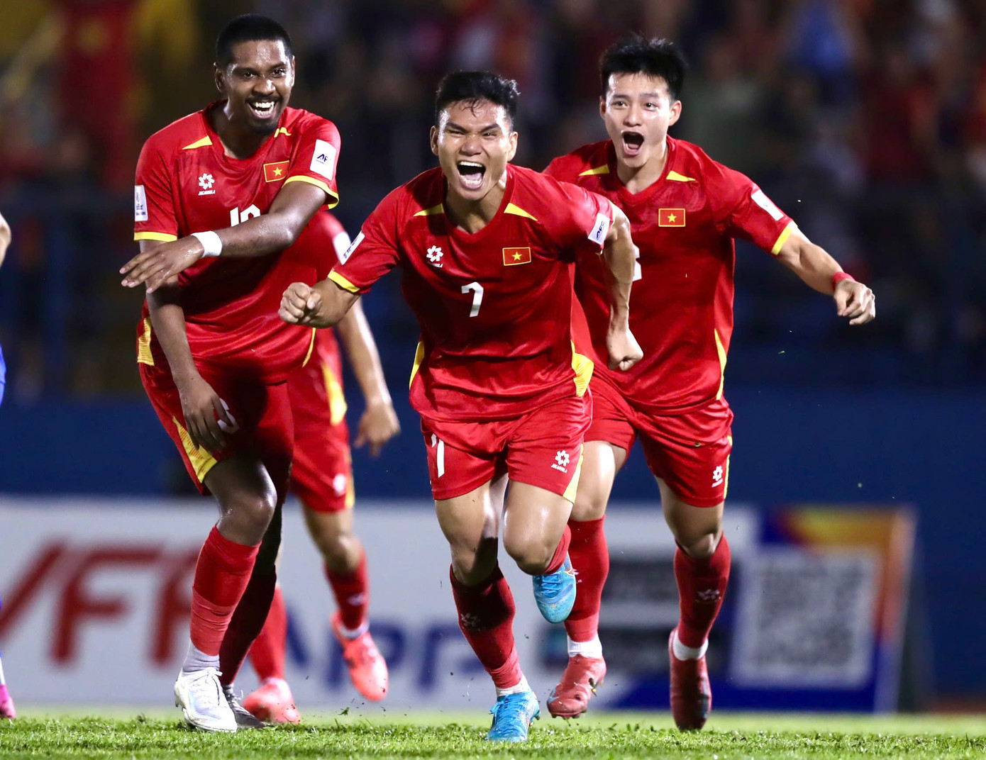 'Đội tuyển Việt Nam sút còn nhiều hơn số đường chuyền qua vạch giữa sân của Nepal'- Ảnh 1.