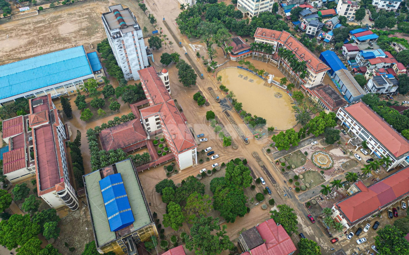 Trường Đại học sư phạm đề nghị C&ocirc;ng an x&aacute;c minh th&ocirc;ng tin tăng gi&aacute; cơm sinh vi&ecirc;n ng&agrave;y lũ- Ảnh 2.