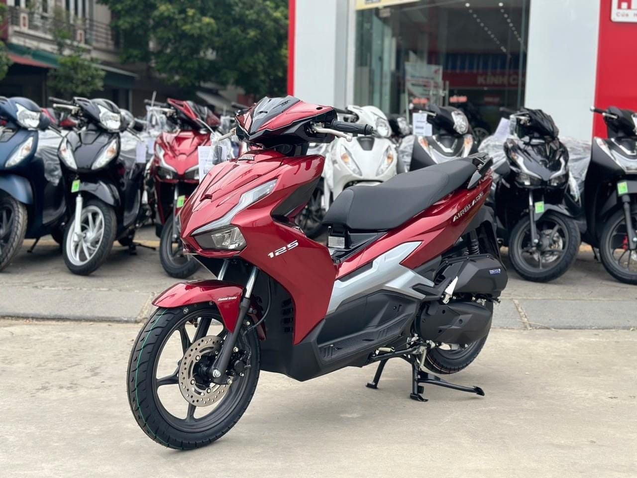 Bảng giá xe máy Honda Air Blade mới nhất tháng 10/2025- Ảnh 2. Bảng giá xe máy Honda Air Blade mới nhất tháng 10/2025- Ảnh 2.