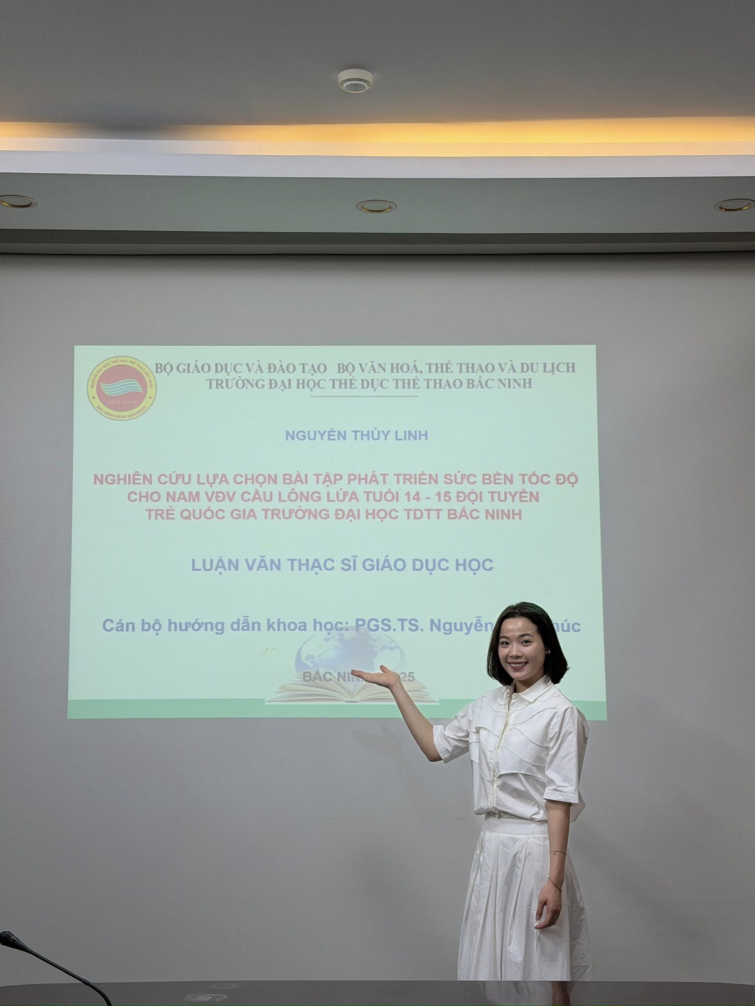 Hotgirl cầu lông Nguyễn Thuỳ Linh hoàn thành luận văn thạc sĩ, đã xinh đẹp lại quá giỏi giang- Ảnh 1. Hotgirl cầu lông Nguyễn Thuỳ Linh hoàn thành luận văn thạc sĩ, đã xinh đẹp lại quá giỏi giang- Ảnh 1.