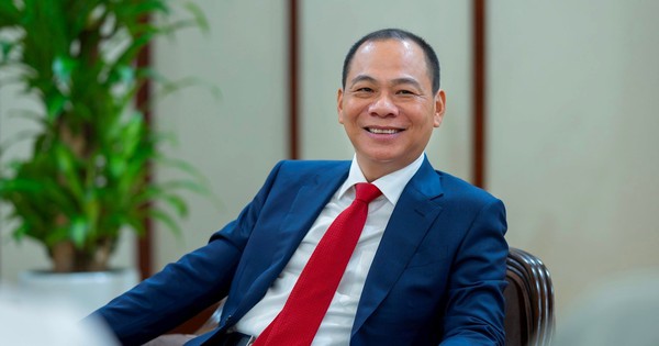 Nguyễn Đại Phát, SN 2006 đem drone giá 400 triệu "cứu" người bị cô lập ở vùng lũ Bắc Ninh- Ảnh 4.