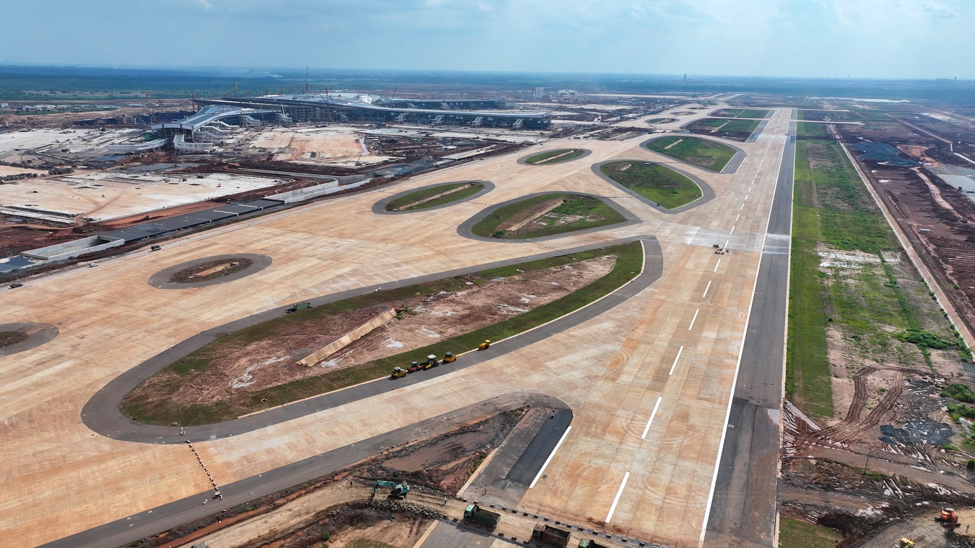 Cận cảnh sân bay Long Thành sắp đón chuyến bay đầu tiên- Ảnh 4. Cận cảnh sân bay Long Thành sắp đón chuyến bay đầu tiên- Ảnh 4.