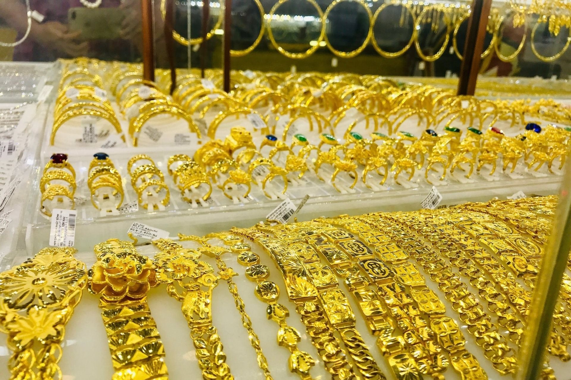 Nhiều tiền đến mấy mà mua vàng kiểu này thì thà không mua còn hơn- Ảnh 6.
